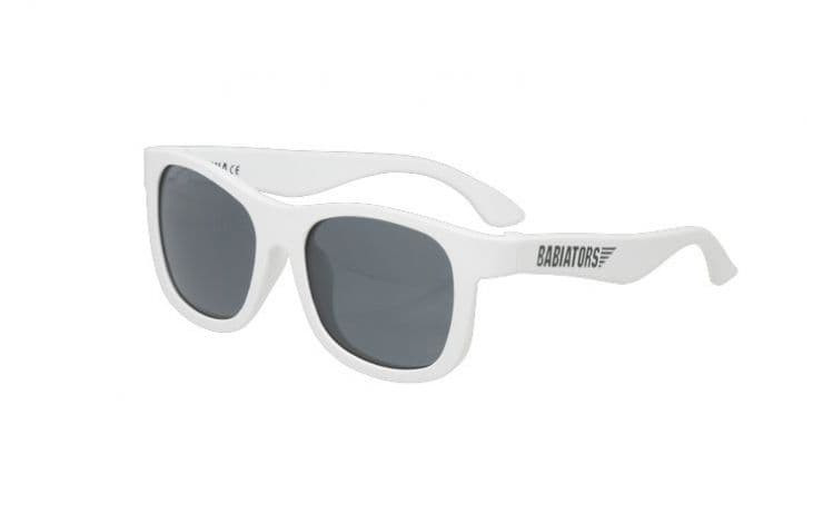 Очки Babiators для детей солнцезащитные Limited Edition Navigator Шаловливый белый Classic 3-5 NAV-012