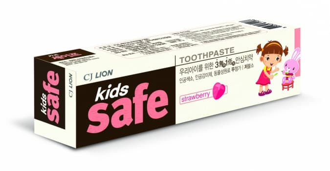 Детская зубная паста LION со вкусом клубники KIDS SAFE 90 гр