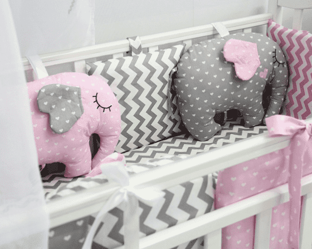 ByTwinz Комплект для круглой кроватки с игрушками Слоники розовые 7 предметов