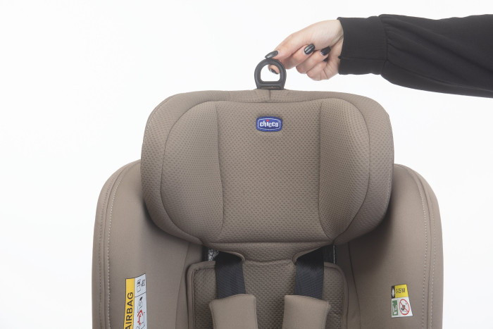 Автокресло Chicco Seat2Fit i-Size 0-18 кг Desert taupe