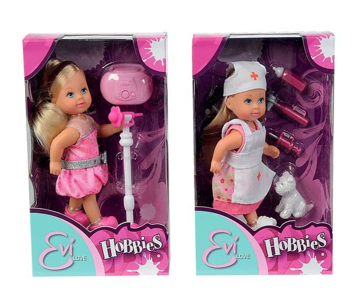 Кукла Simba Еви играет в медсестру и поп звезду