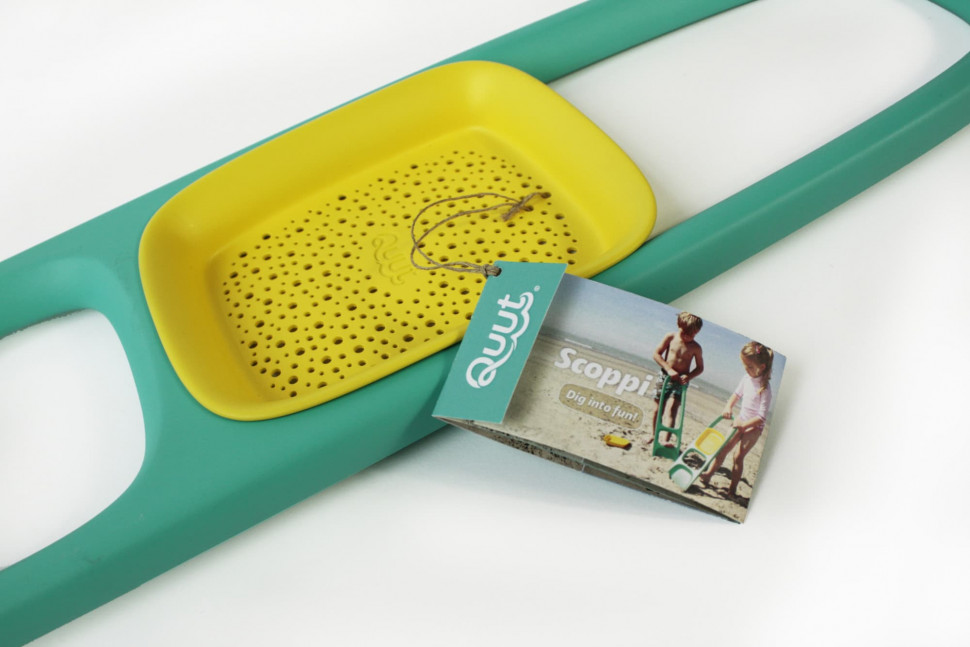 Shovel with a sieve for sand and snow Quut Scoppi green lagoon

